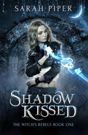 Shadow Kissed: A Reverse Harem Paranormal Romance: 1