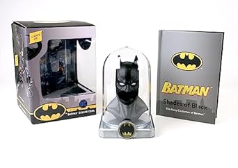 Batman: Deluxe Cowl: Lights up!